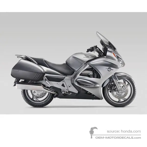 Honda ST1300 PAN EUROPEAN 2006 - Silver - Degital Silver Metallic