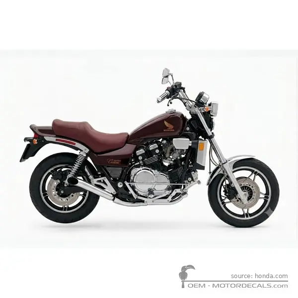 Honda VF1100C MAGNA Custom 1983 - Candy Maroon Red R115