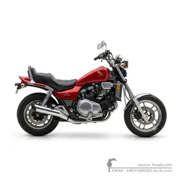 Honda VF1100C MAGNA 1986 - Candy Glory Red