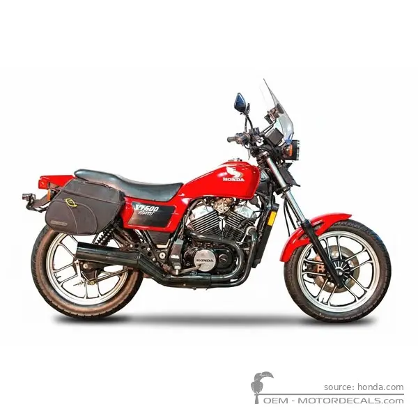 Honda VT500 FT Ascot 1983 - Candy Bourgogne Red