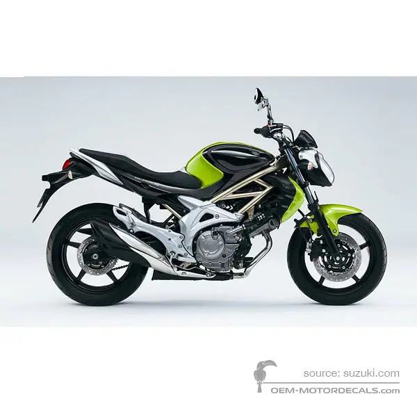 Suzuki SFV650 GLADIUS 2009 - Negro Verde - Pearl Nebular Black / Lush Green Metallic