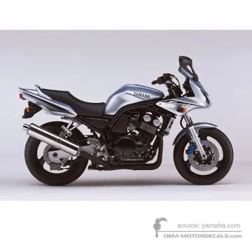Yamaha FZS600 FAZER 2002 - Argent - Silver 1