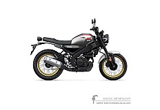 Decals for Yamaha XSR125 2025 Legacy - Silver • Yamaha OEM Decals