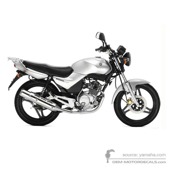 Yamaha YBR125 2006 - Gris - Light Gray Metallic 3