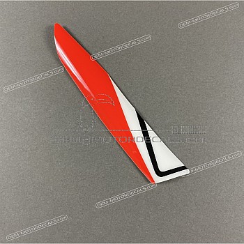 Naklejka na przednią owiewkę (czasza), lewa strona