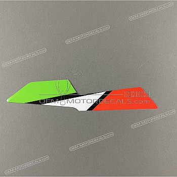 Naklejka na przednią owiewkę (czasza), prawa strona