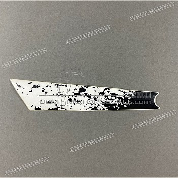 Naklejka na osłonę boczną, lewa strona