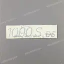 1000DS S sticker op kuip voor