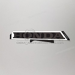 Naklejka na dolną owiewkę, pług, lewa strona