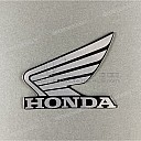 Emblemat Honda ze skrzydłem, lewa strona