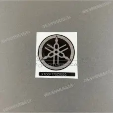 Emblemat na osłonę boczną Emblemat na osłonę boczną