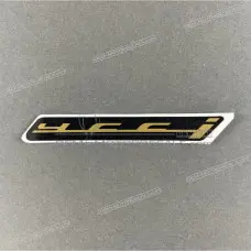 Achterkap R1 embleem, linkerzijde Achterkap R1 embleem, linkerzijde