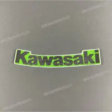 Emblemat z logo Kawasaki na zbiornik paliwa, prawa strona Emblemat z logo Kawasaki na zbiornik paliwa, prawa strona
