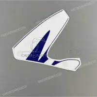 REPRODUCTION Adesivo carena anteriore superiore, lato destro X64231MBWD00ZA