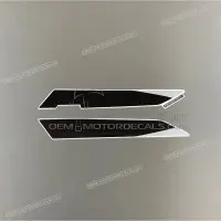 SUZUKI Autocollant carénage arrière queue X6816030G10BPY