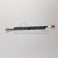 REPRODUCTION Adesivo carena anteriore superiore, lato destro XAP8157028-5