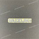 Emblemat Suzuki na tylnej owiewce