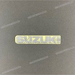 Emblema Suzuki sulla carenatura posteriore