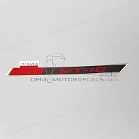YAMAHA Bovenkuip sticker B67-2832B-00-00
