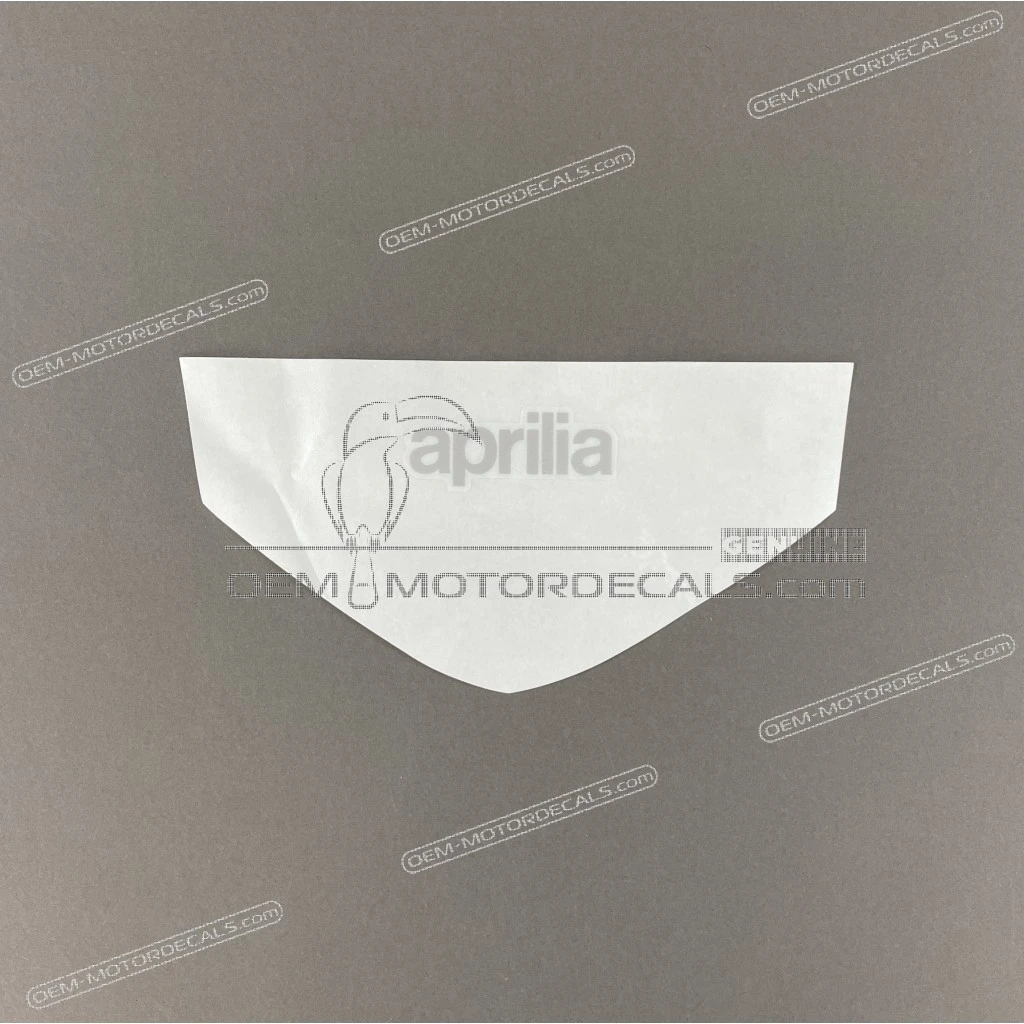 Aprilia SXR 50 Naklejka Logo „aprilia” Przednia Osłona OEM 2H004139 na przód owiewki