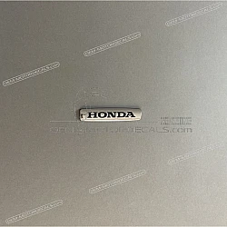 Emblemat Honda na osłonę boczną