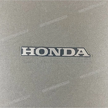 Adesivo emblema Honda sul serbatoio