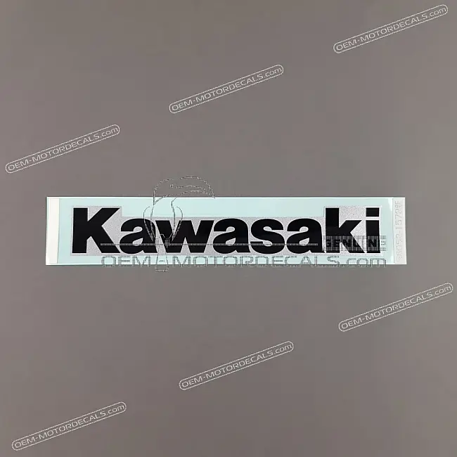 Adesivo logo KAWASAKI per serbatoio Kawasaki Ninja ZX-6R OEM 560521572 Grafica originale per restauro moto