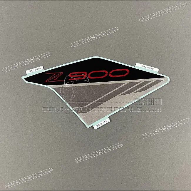Kawasaki Z900 Naklejka na pokrywę baku lewa OEM 560767439