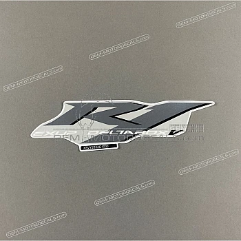 Emblema R1 carenado lateral izquierdo
