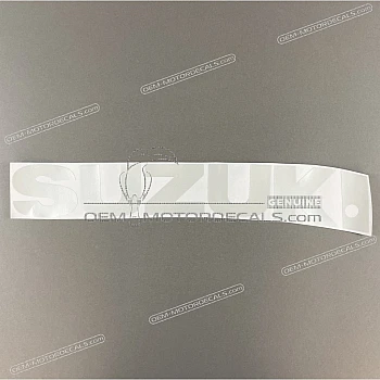 Emblemat SUZUKI na dolną owiewkę, prawa strona