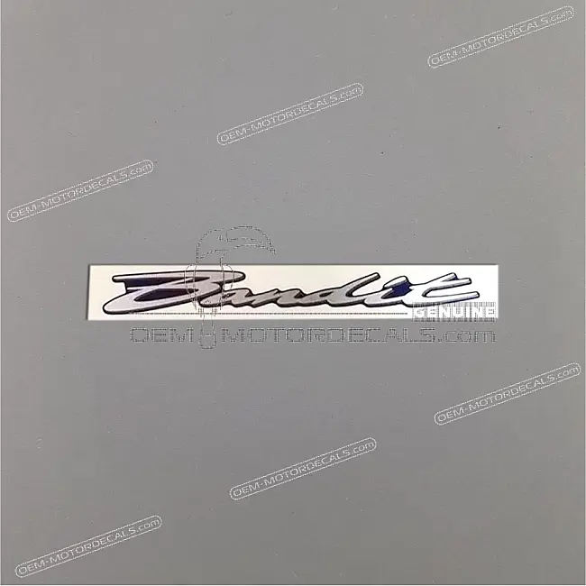 Emblemat Suzuki GSF600N Bandit na tylną owiewkę siedzenia OEM 6813131F00MB9