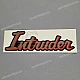 Suzuki VS750 Intruder Emblema Coperchio Telaio Intruder OEM 6813138A003WK