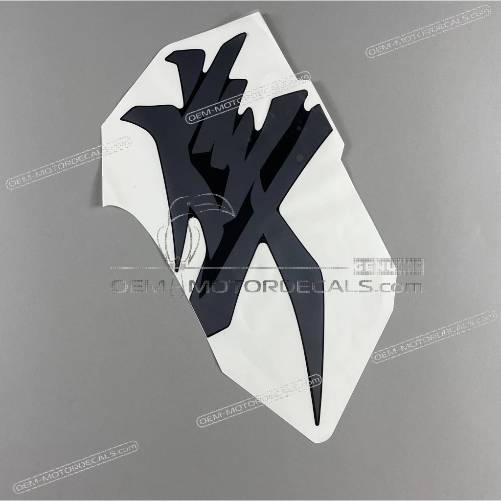 Suzuki-6818110L01AA3