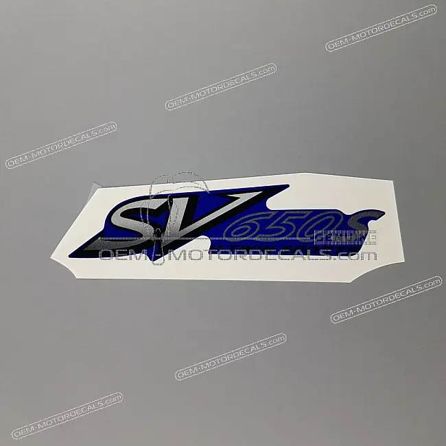 Suzuki SV650S Emblema carenatura laterale SV650S OEM 6818120F11GY3