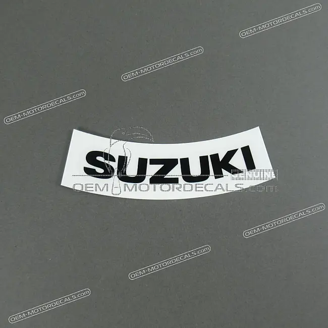 Suzuki GSXR1000 Heckverkleidung Mitte SUZUKI Schriftzug Emblem OEM 68280-04F01-019