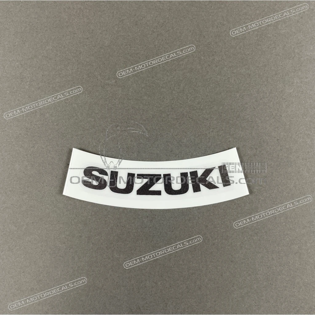 Suzuki GSX-R1000 Sitzbankabdeckung SUZUKI Emblem hinten Mitte OEM 68280-04F01-YU8