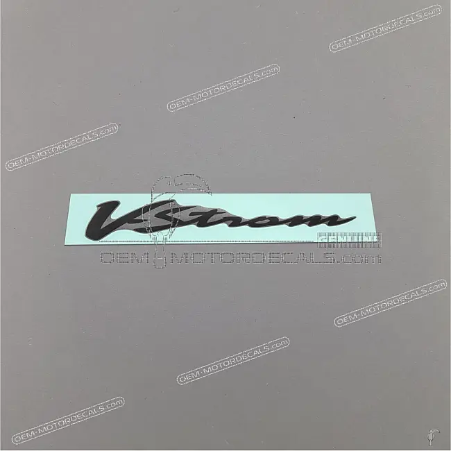 Suzuki V-Strom DL650/K4 Seitenverkleidungs-Emblem OEM 6868127G00AMK