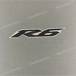Front cowling YAMAHA emblem